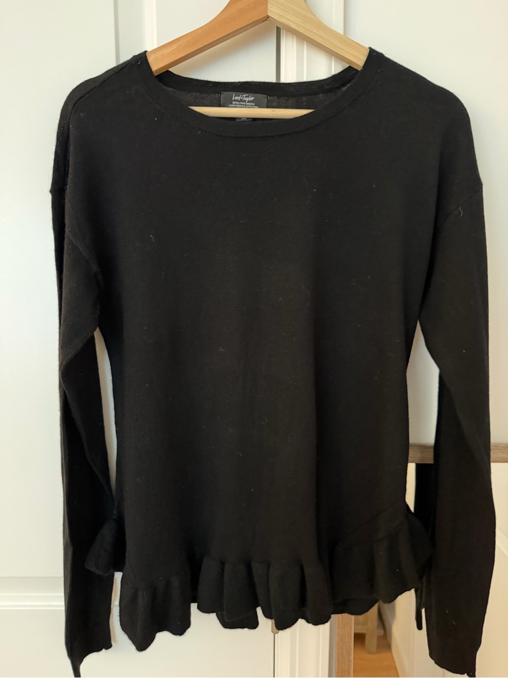 Lord & Taylor Extra Fine Merino Wool Sweater Women’s medium